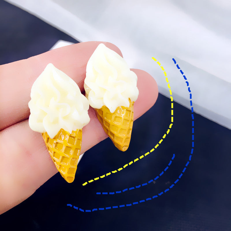 Resin cone ice cream ear clip (Minimo de Compra 2) MIC-ChouT019