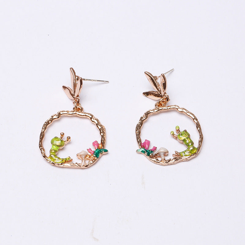 Alloy New Caterpillar Earrings (Minimo de Compra 2) MIC-QiR035