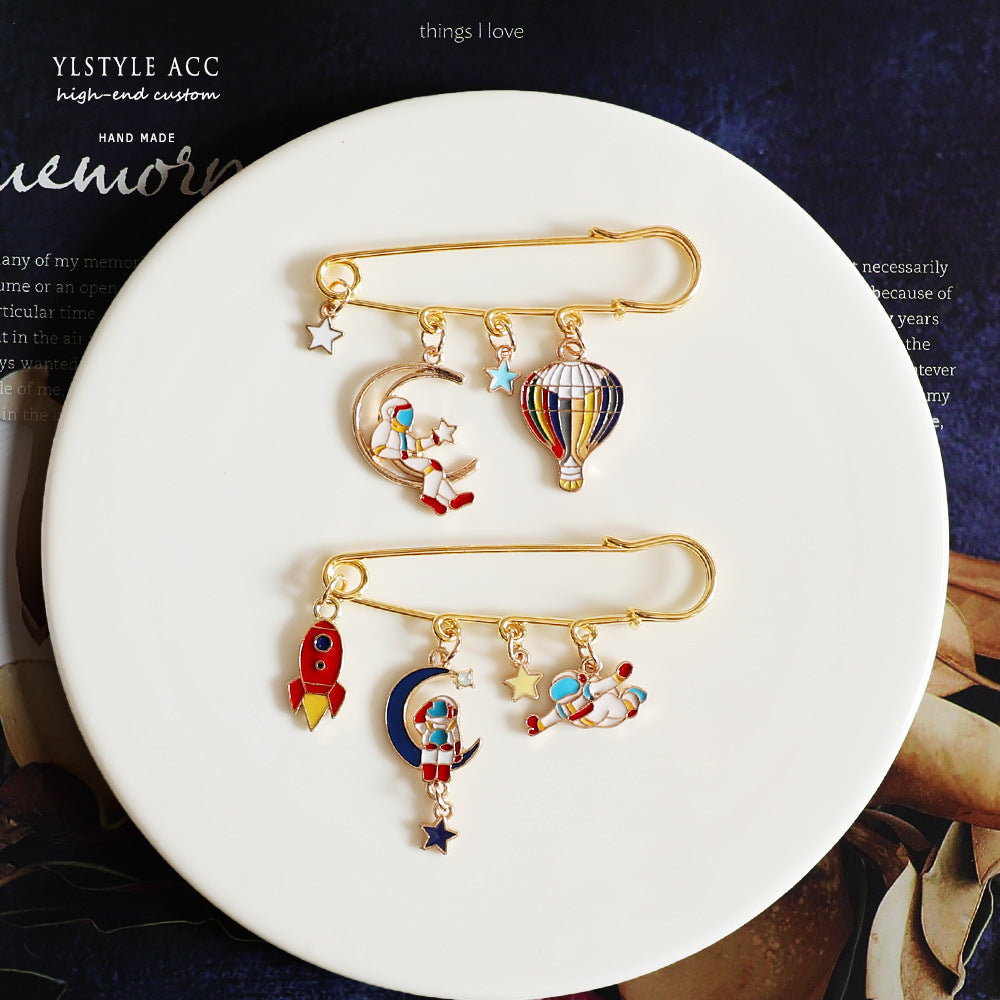 Alloy cartoon starry sky astronaut brooch (Minimo de Compra 3) MIC-JiangL015