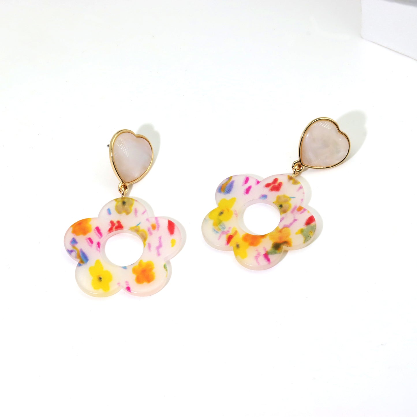 Acrylic Peach Heart Flower Earrings MIC-FeiF005