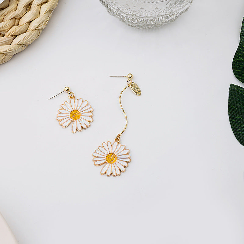 Alloy Asymmetric Daisy Earrings MIC-MDD032