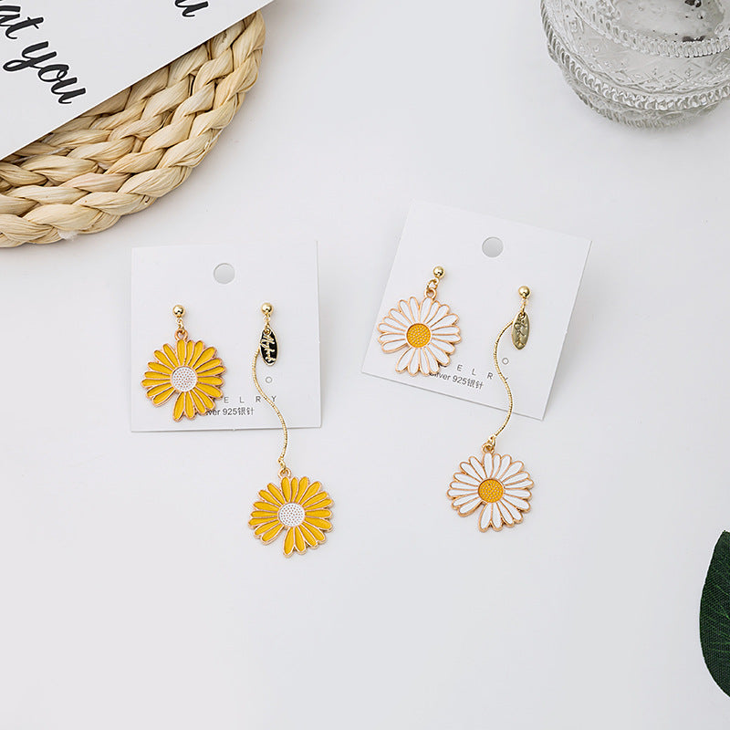 Alloy Asymmetric Daisy Earrings MIC-MDD032