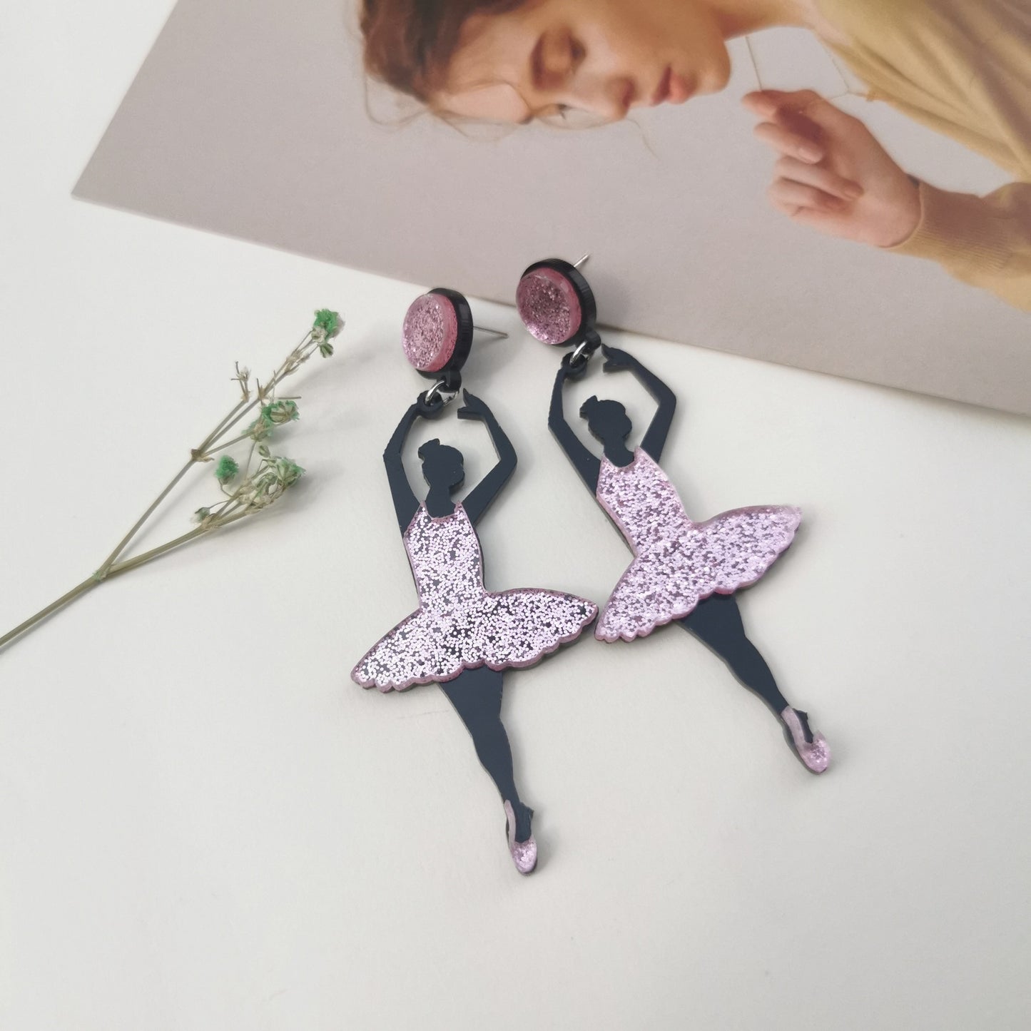 Acrylic ballet girl earrings (Minimo de Compra 2) MIC-QingM001