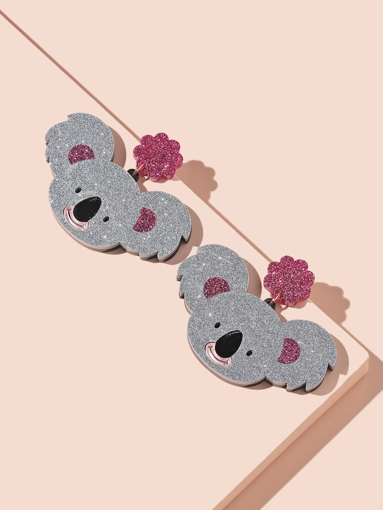 Acrylic cartoon koala earrings (Minimo de compra 2) MIC-GanL025