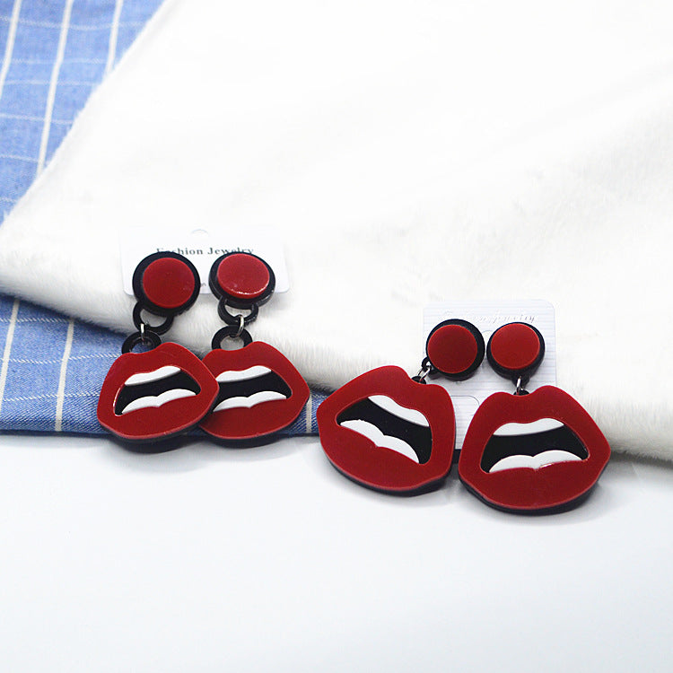 Resin sexy red lip ear clip (Minimo de Compra 2) MIC-XieN033