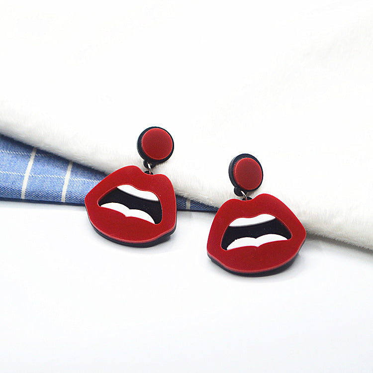 Resin sexy red lip ear clip (Minimo de Compra 2) MIC-XieN033