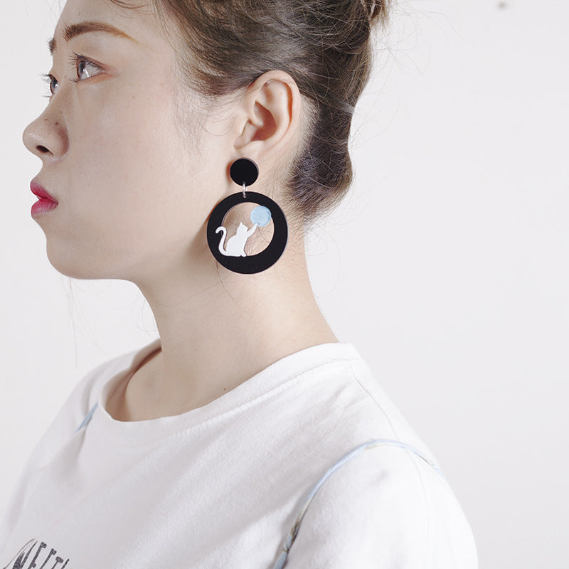 Acrylic hollow penguin earrings MYA-XueP025