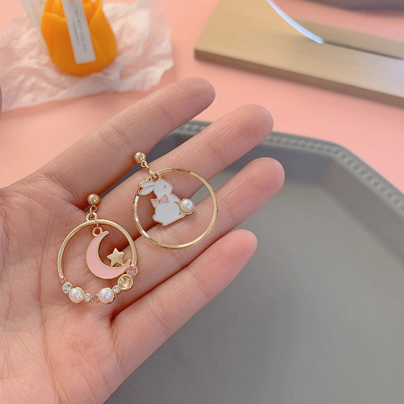 Resin Dropped Oil Moon Earrings (Minimo de compra 2) MIC-TQL017