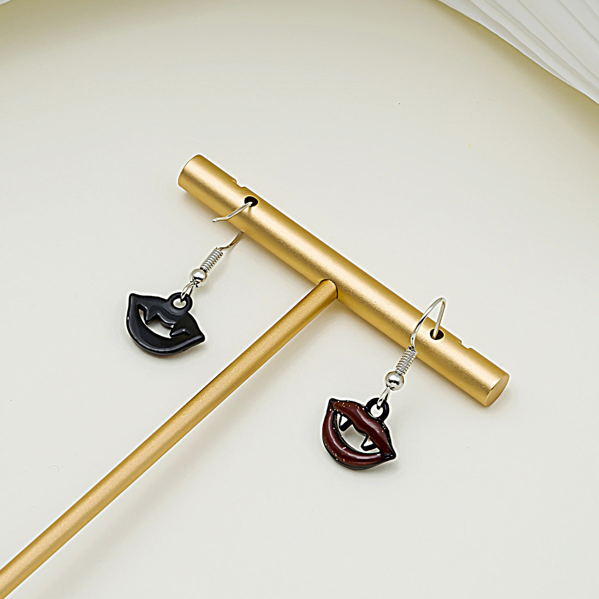 Acrylic Halloween vampire lip earrings MIC-MDD042