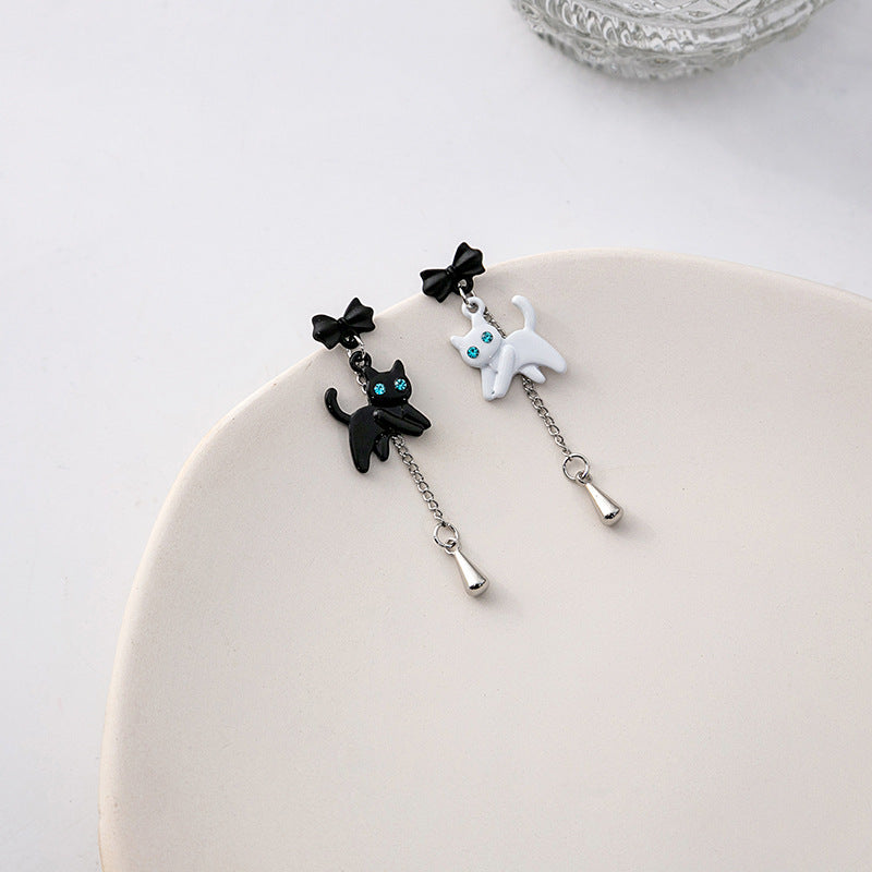 Acrylic Asymmetric Black and White Cat Earrings MIC-HongC027