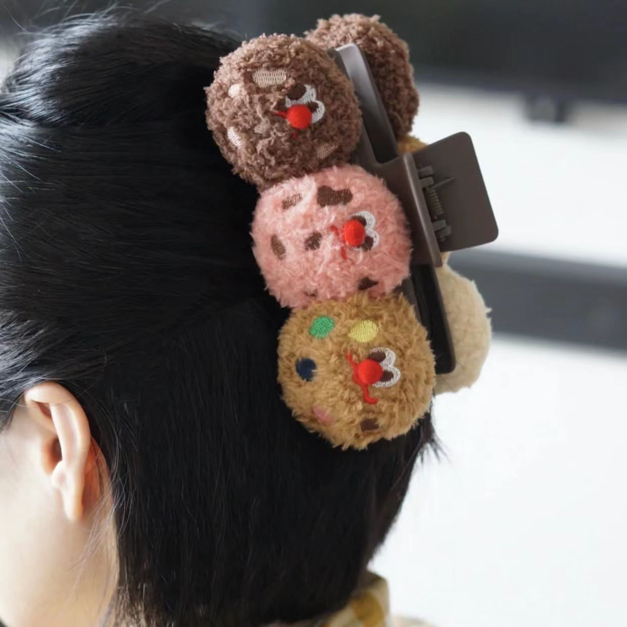 Plush chocolate strawberry hair clip MYA-HangM001