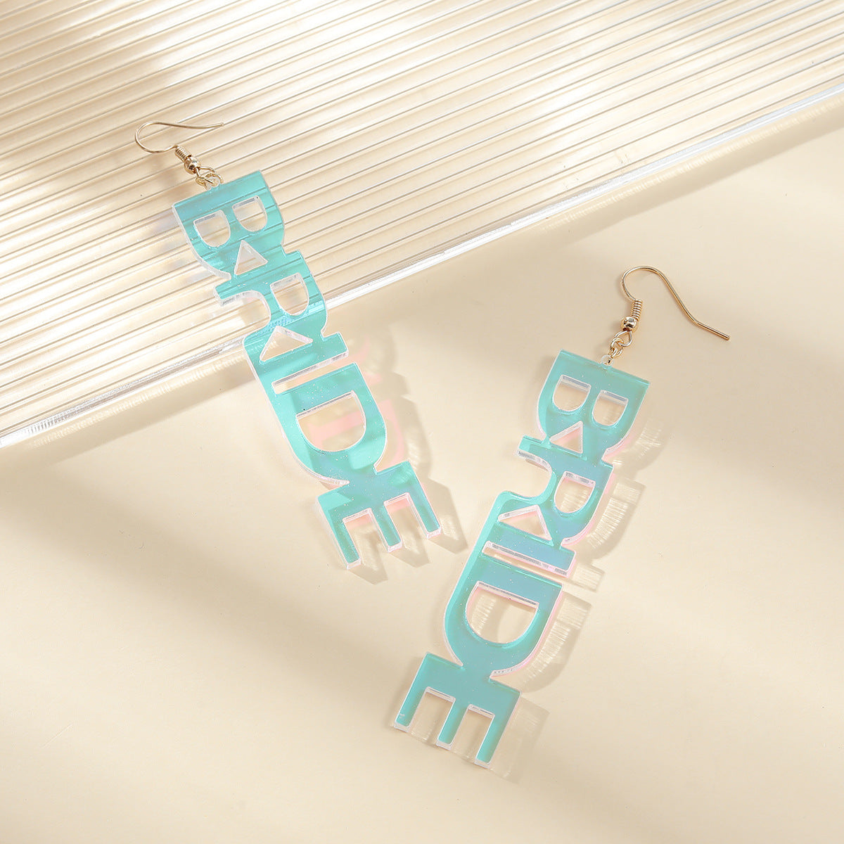 Acrylic Letter BRIDE Earrings (Minimo de Compra 5) MIC-DaiW005