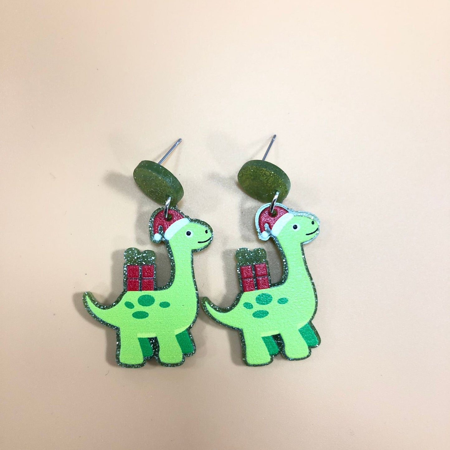 Acrylic Dinosaur Christmas Hat Earrings (Minimo de Compra 2) MIC-YunXi002