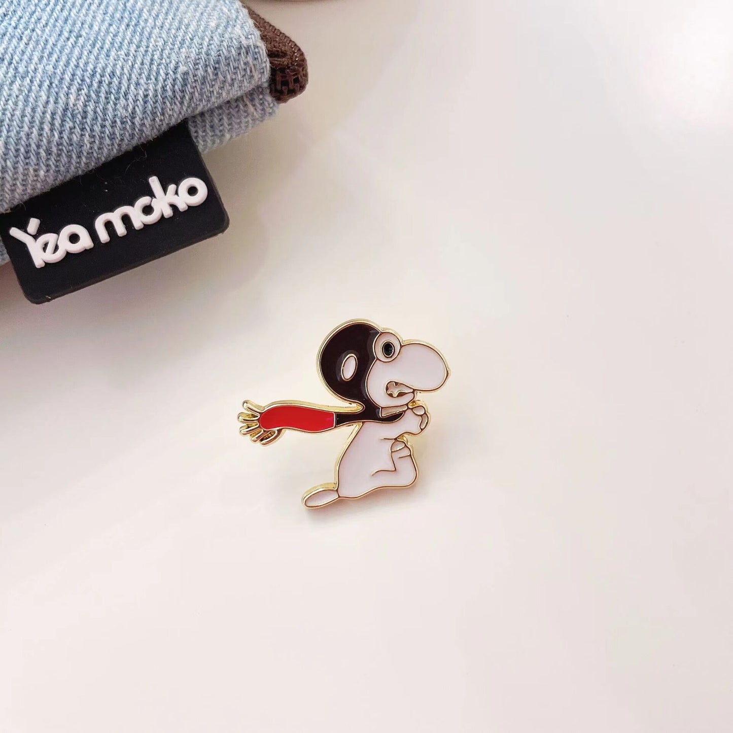 Alloy anime cute Snoopy brooch MIC-KaL029