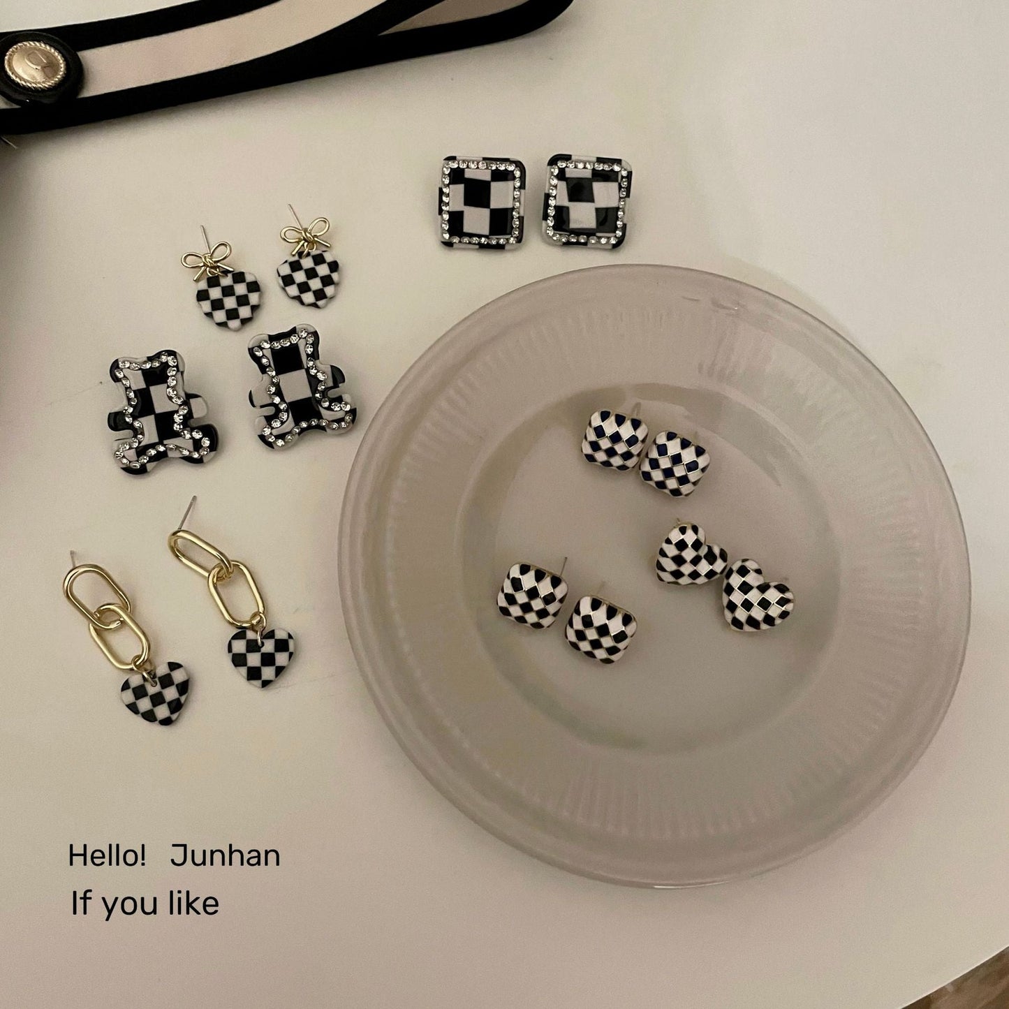 Acrylic love black and white plaid earrings MIC-JunH006