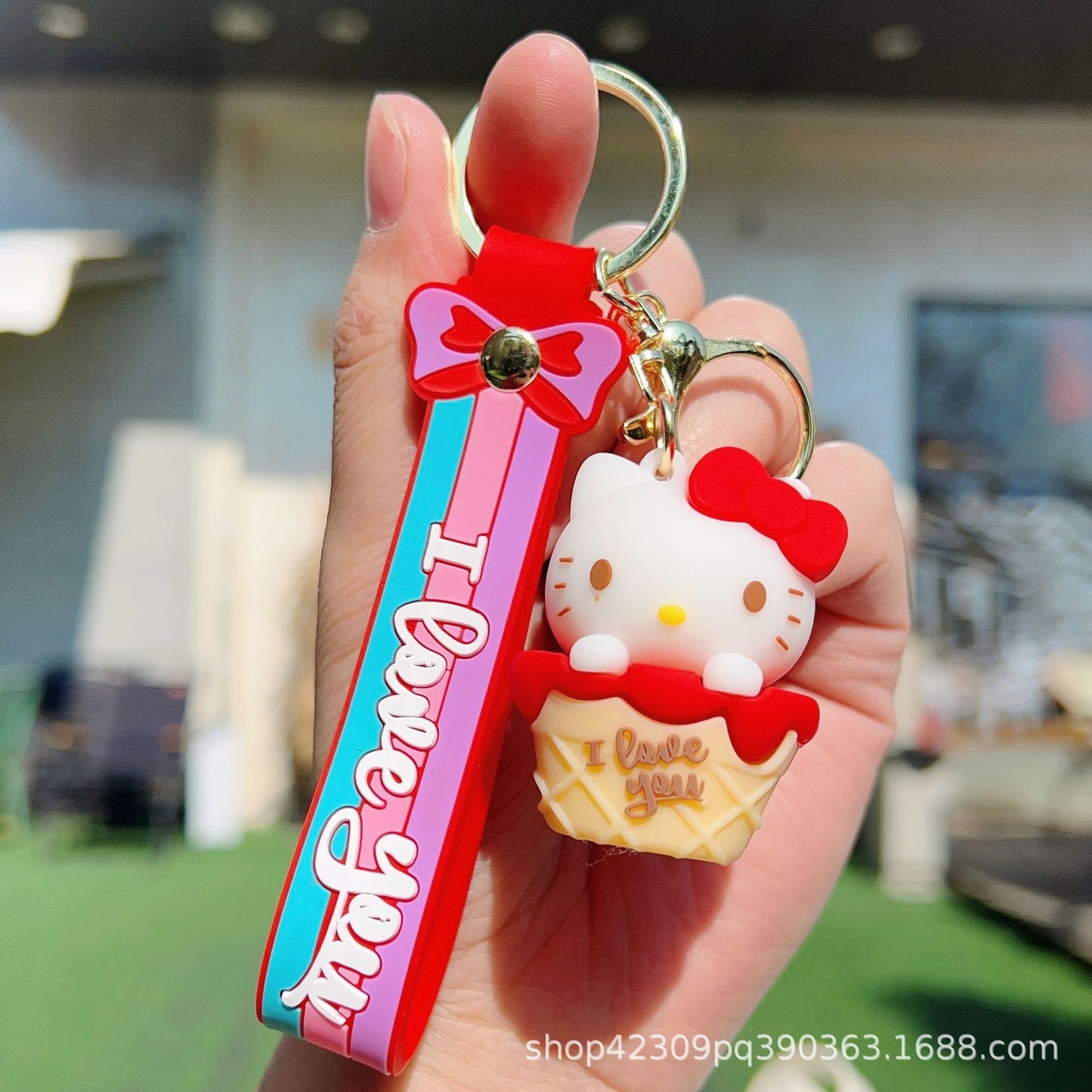 PVC cute cartoon cone keychain (Minimo de compra 2) MYA-WenC006