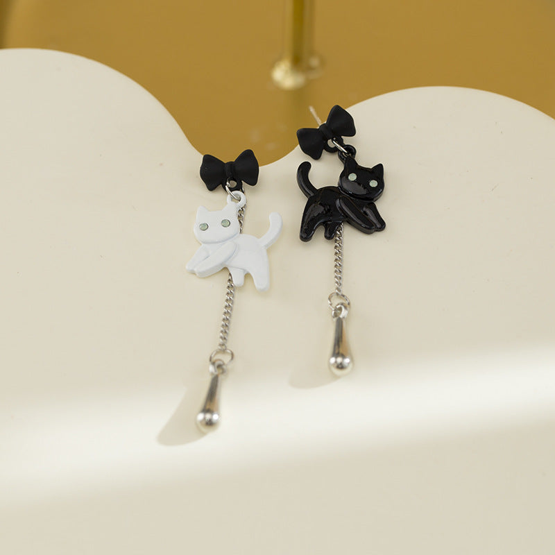 Alloy black and white cat earrings MYA-ShiQ007