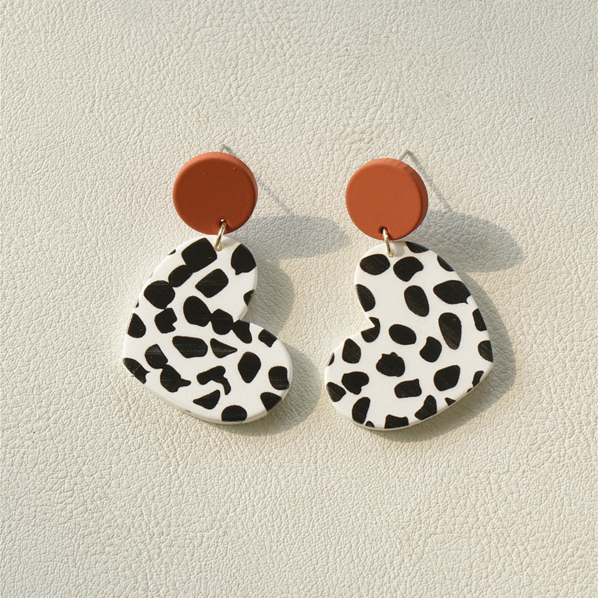 Acrylic resin cow spot earrings MIC-OuY005