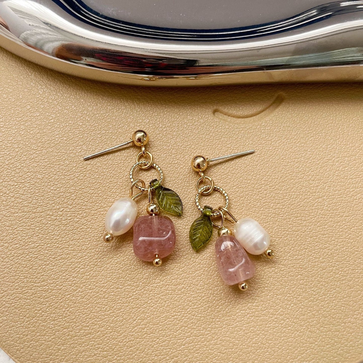 S925 silver needle strawberry crystal earrings MIC-KGG016