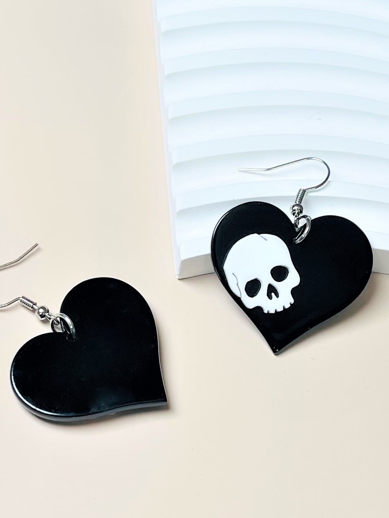 Acrylic Love Skull Head Earrings MIC-ChiC022