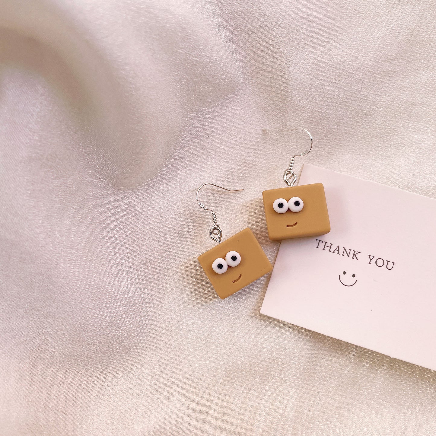 Resin Stereoscopic Big Eyes Bread Earrings (Minimo de Compra 2) MIC-JiX046