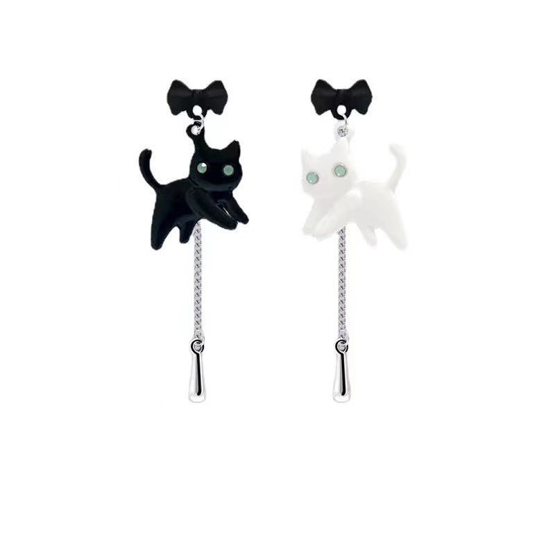 Resin black and white cat earrings (Minimo de Compra 2) MYA-JinK006