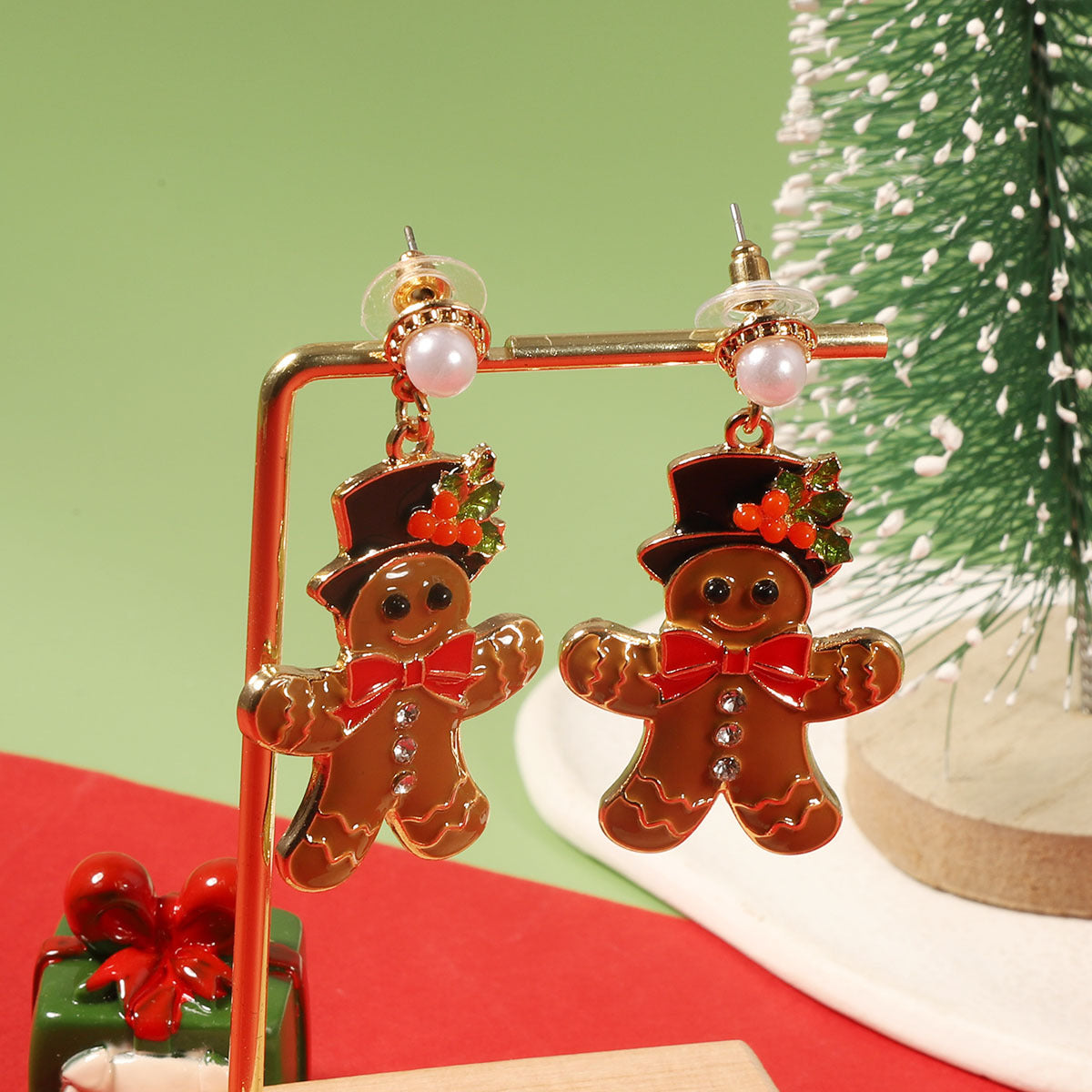 Alloy hat wearing cartoon gingerbread man earrings MIC-YueL025