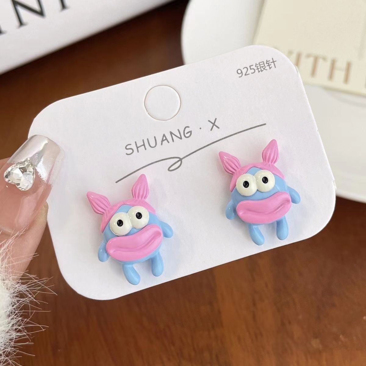 Resin Sausage Mouth Ugly Cute Earrings (Minimo de Compra 2) MIC-JinK002