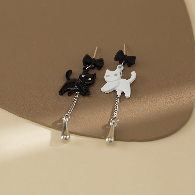 Alloy black and white cat earrings MYA-ShiQ007