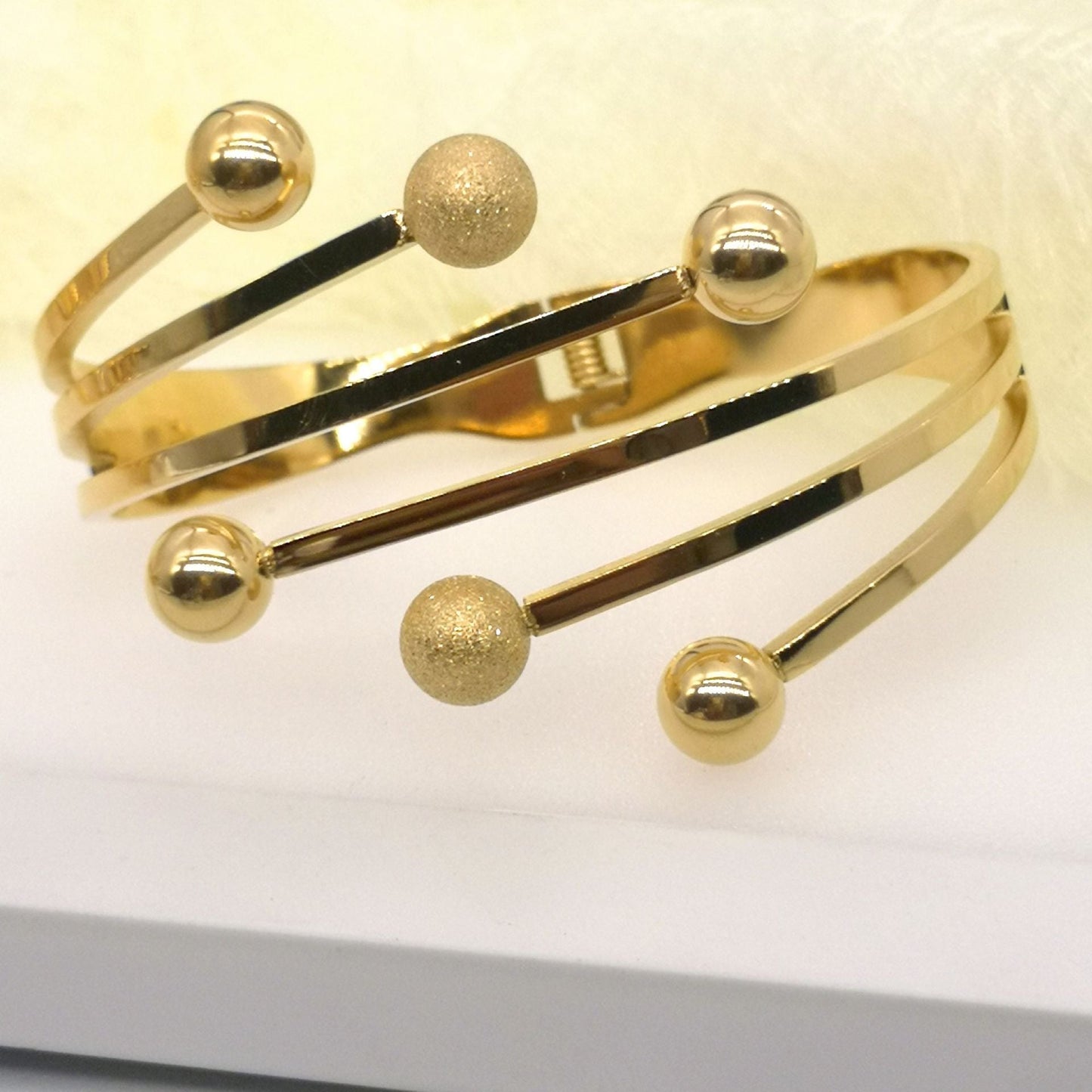 Bracelet Ball Spring Opening Stainless Steel QianH011