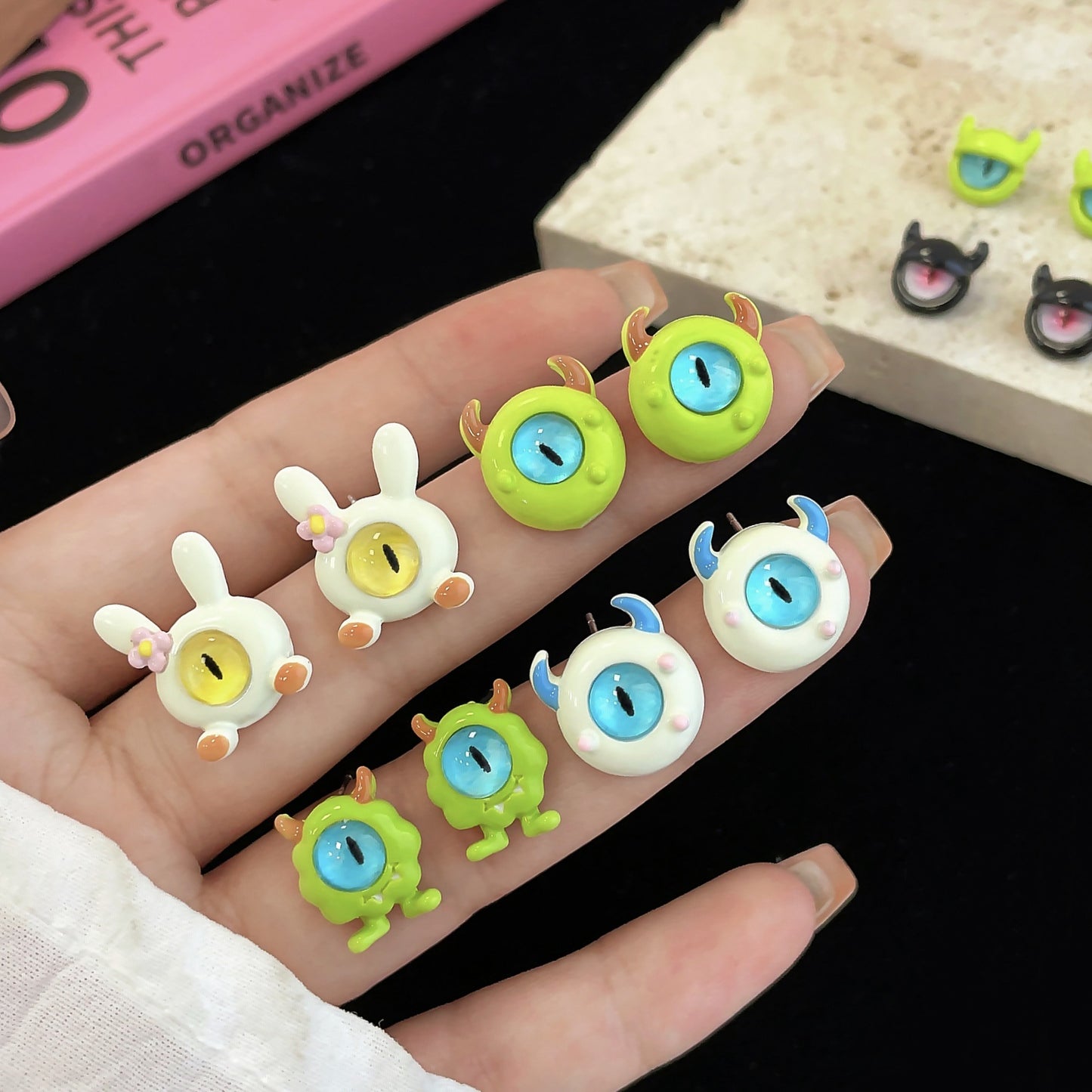 Alloy Big Eye Small Monster Earrings (Minimo de Compra 2) MIC-ShuangX010