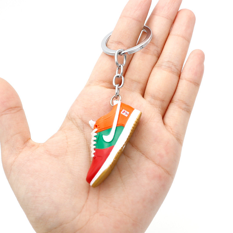 plastic trend skateboard shoes keychain (M) MIC-QLP005