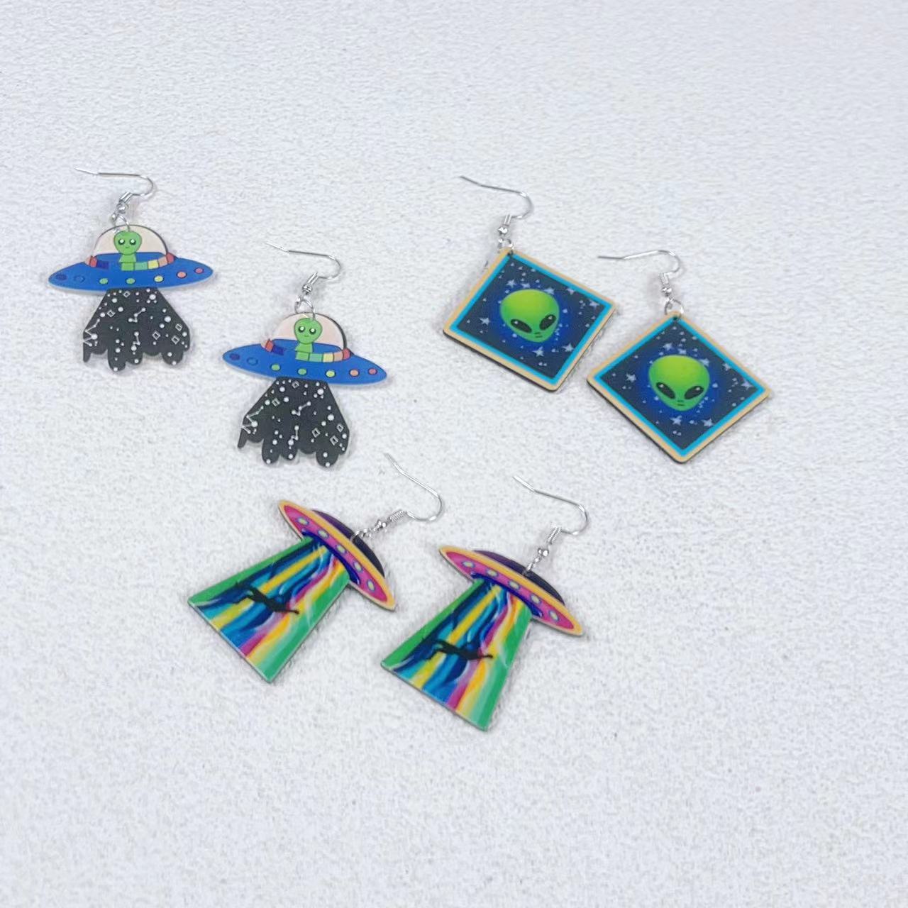 Acrylic Alien UFO Earrings (Minimo de Compra 2) MIC-JiuT018