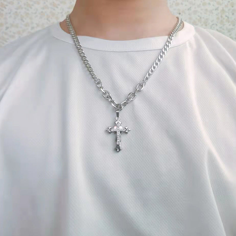 Stainless steel diamond studded cross necklace (Minimo de Compra 2)  MYA-ZhongR004