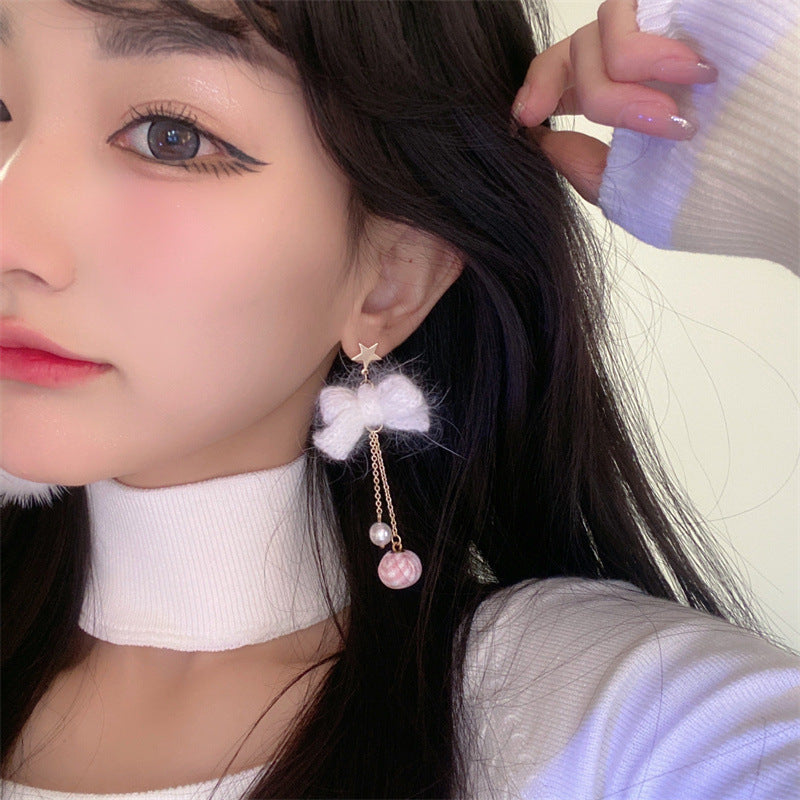 Alloy Asymmetric Bow Plush Earrings (Minimo de Compra 2) MIC-QingE001