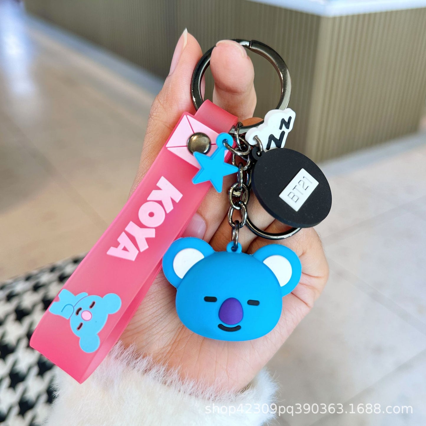 PVC cute bulletproof youth keychain (Minimo de compra 2) MYA-WenC007