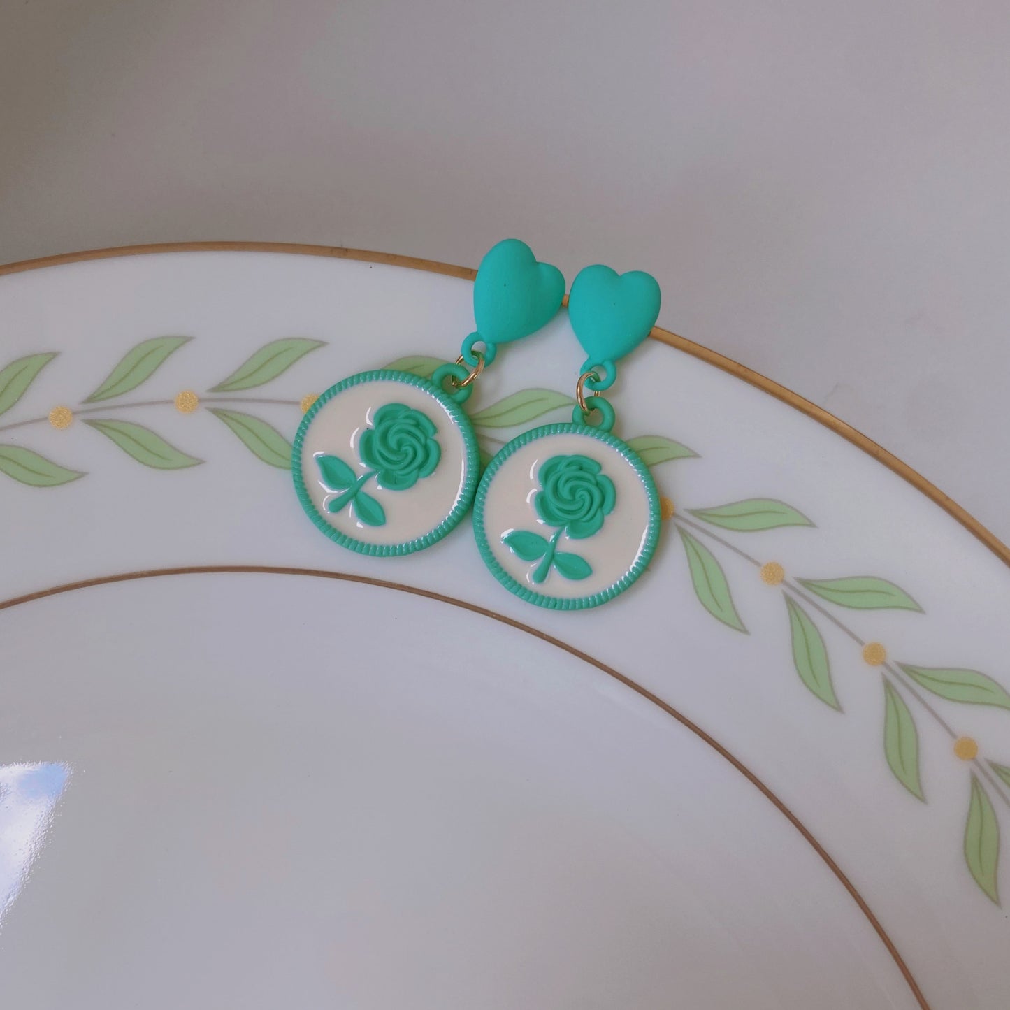 Alloy spray painted fruit green rabbit earrings (Minimo de Compra 3) MIC-BiS005