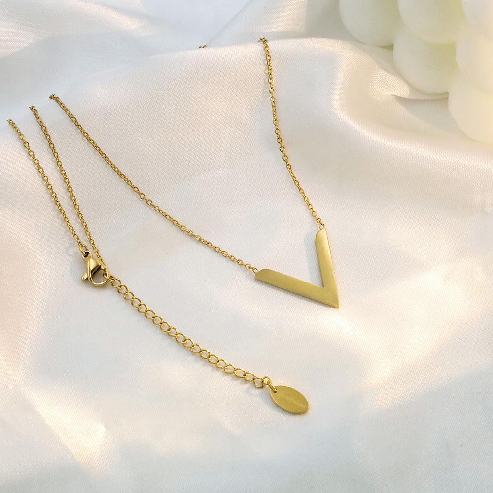 Stainless steel gold-plated V-letter necklace MYA-XuanJ027