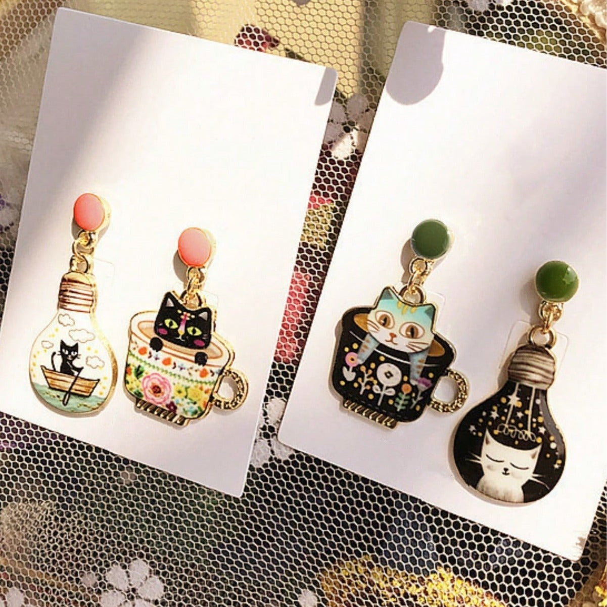 Alloy resin light bulb, tea cup, kitten earrings (Minimo de compra 5) MYA-AoY012