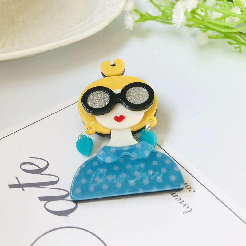 Acrylic Glasses Girl Cute Brooch Minimo de compra≥2 MIC-BenD0010