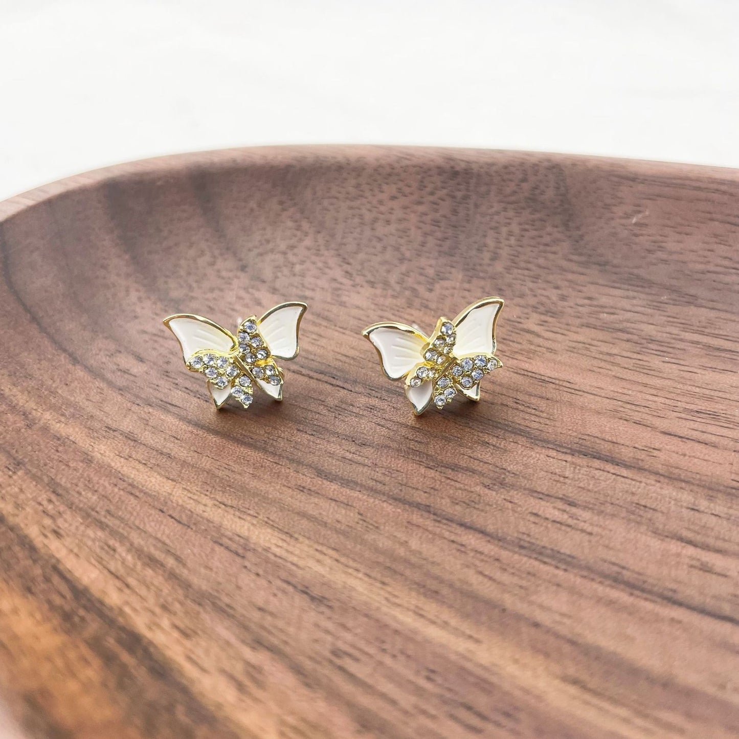 Resin exquisite butterfly earrings MYA-YouM015