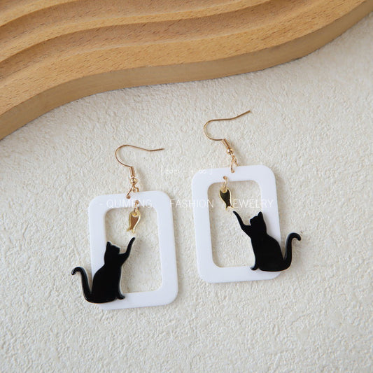 Acrylic cat fish earrings (Minimo de Compra 3) MYA-OuG030