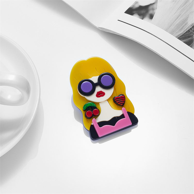 Acrylic yellow haired girl brooch MYA-XiY009