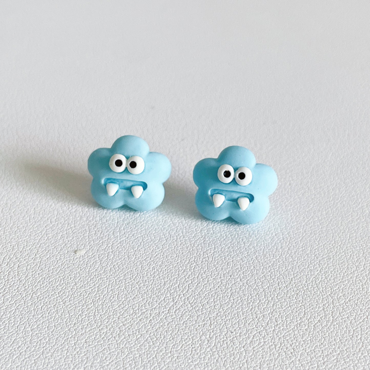 Resin Monster Fun Earrings (Minimo de Compra 2) MYA-WWHM053