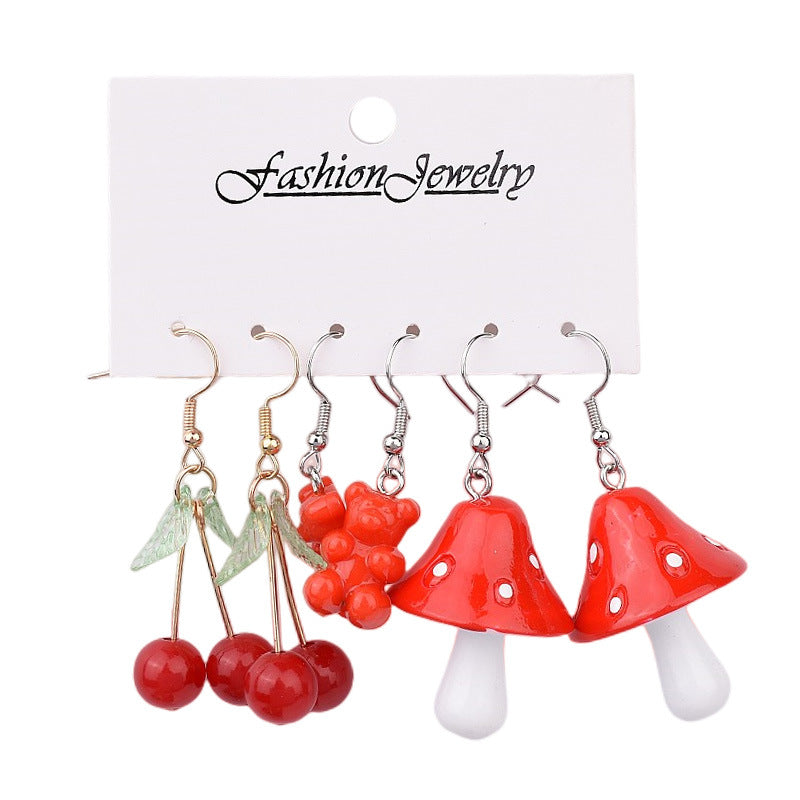 Resin Strawberry Little Yellow Duck Earnails MIC-XunT008