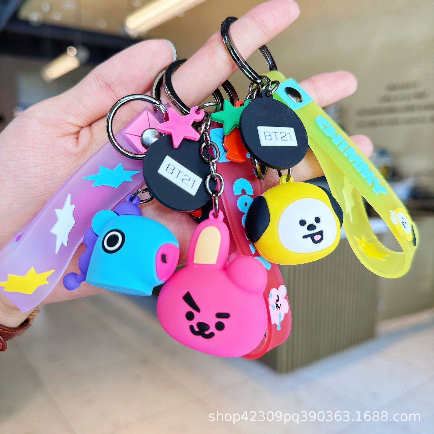 PVC cute bulletproof youth keychain (Minimo de compra 2) MYA-WenC007