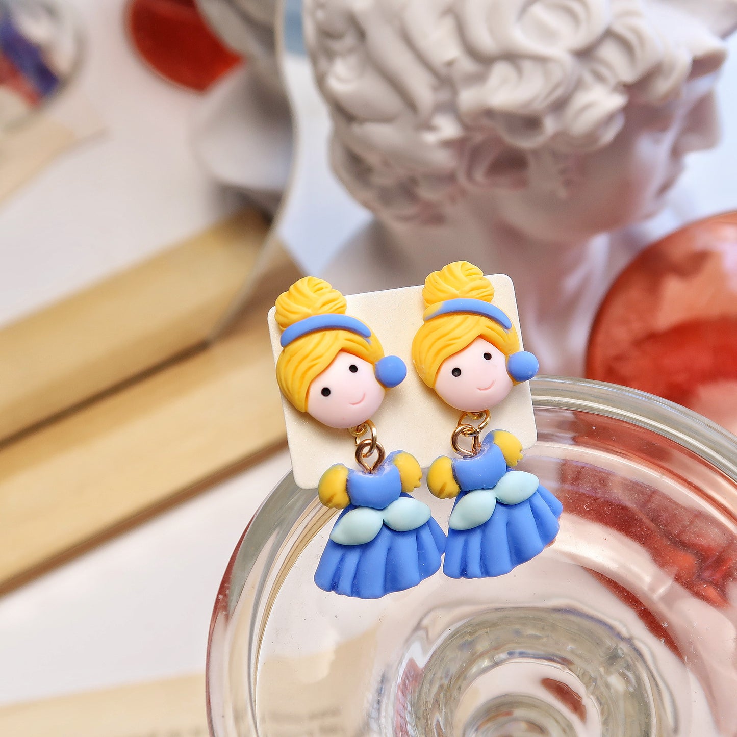 Resin cartoon Snow White earrings MIC-XME014