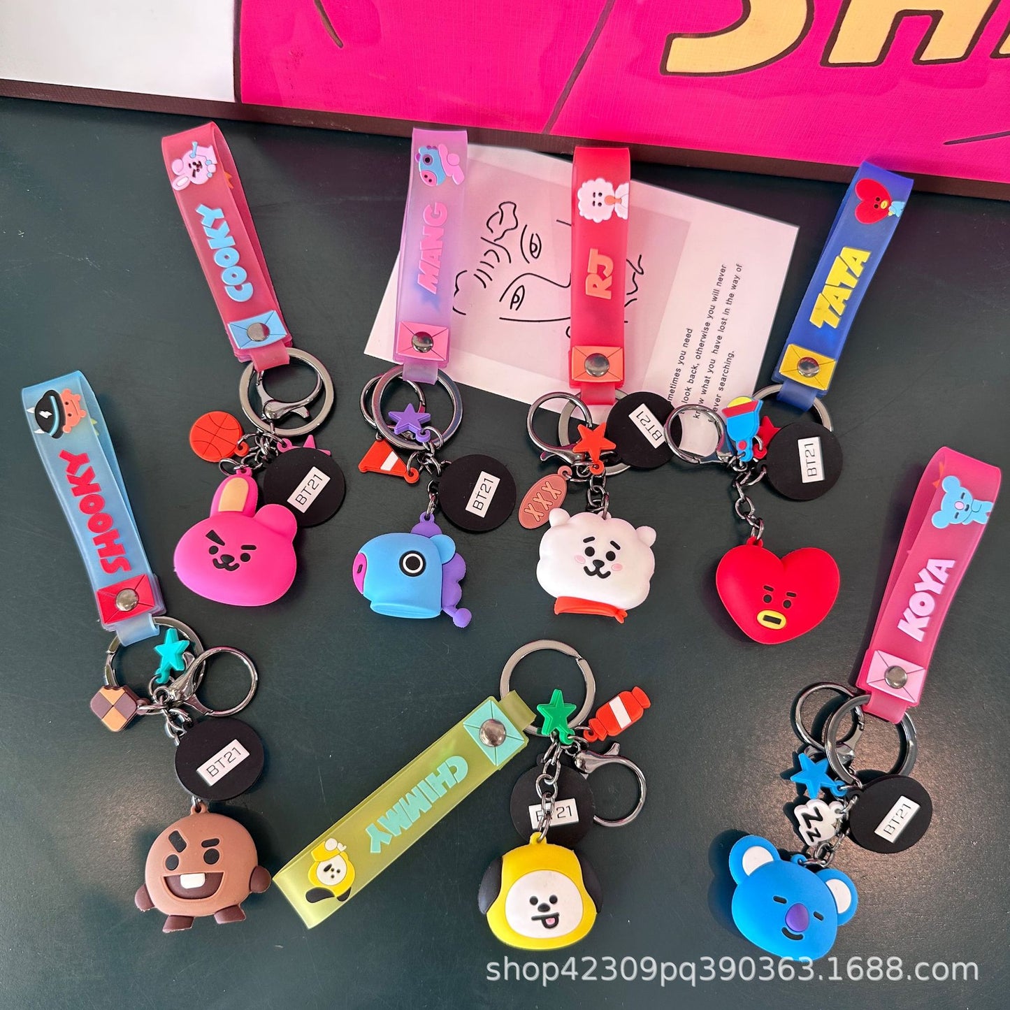 PVC cute bulletproof youth keychain (Minimo de compra 2) MYA-WenC007