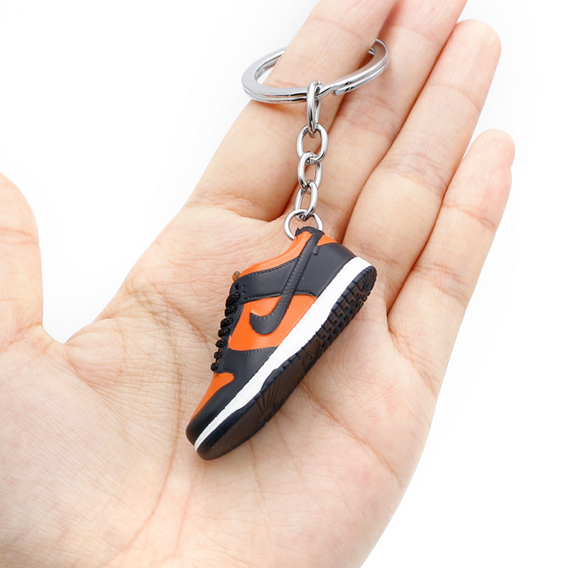 plastic trend skateboard shoes keychain (M) MIC-QLP003