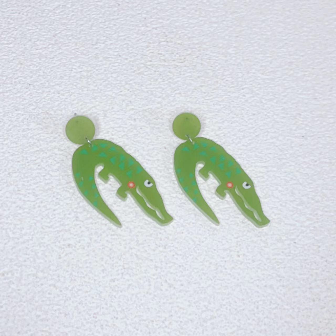 Acrylic Crocodile Frog Earrings (Minimo de Compra 2) MYA-JiuT016